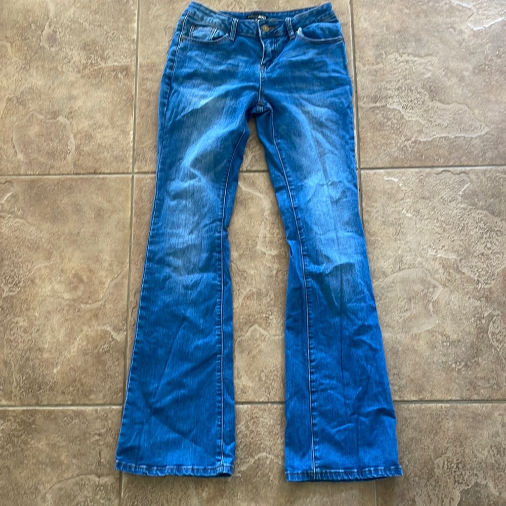 from fashion nova size 5 made of 98% cotton 2% spandex never worn